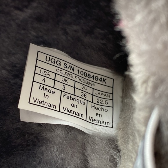 ❄️UGG Fluff Yeah Slide charcoal Kid Sizes 3 & 4 - Picture 10 of 11